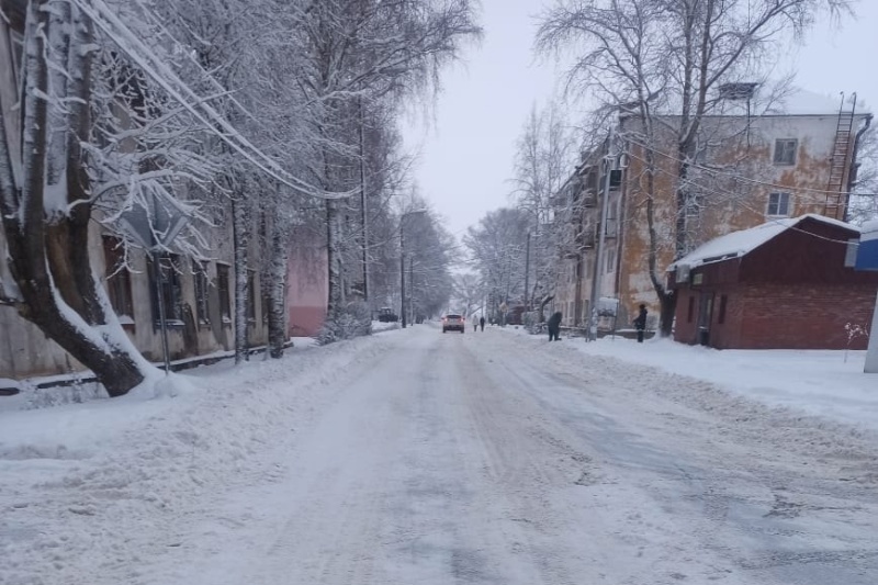 Уборка снега на дорогах местного значения.