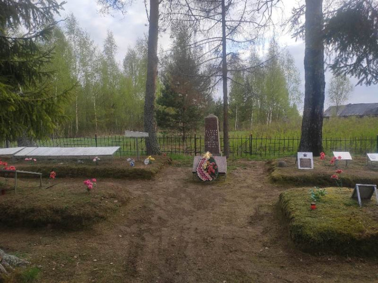 воинское захоронение в д. Мелеховская. воинское захоронение в д. Мелеховская.