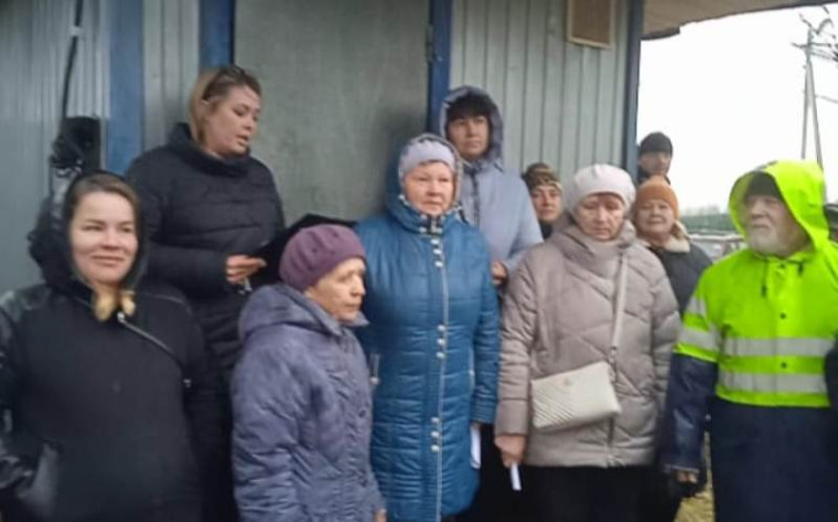 на собрании в д. Велья. на собрании в д. Велья.